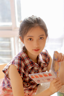 我爸比我小四岁